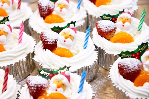 クリスマスケーキ 子供会のパーティにちょうどいいミニデコレーションのご注文です 熱海 住吉屋の店長ブログ