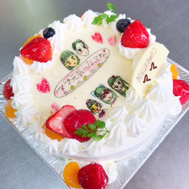 手書きの絵をデコレーションケーキに 子供の大切な絵をケーキにしてお祝いしましょう 熱海 住吉屋の店長ブログ